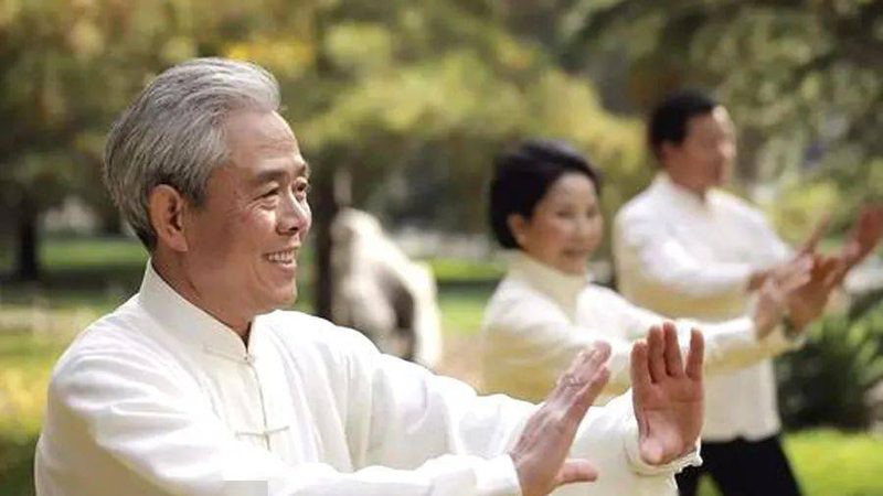 在理疗馆消费时，有些消费者容易陷入过度消费的陷阱。以下是一些避免过度消费的建议：
